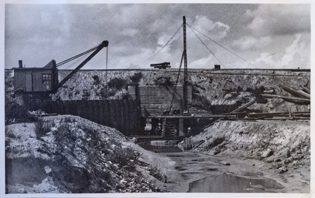 Damage to and repairs of the Glane culvert beneath the second branch of the Dortmund-Ems Canal near Ladbergen between 1944 and 1947